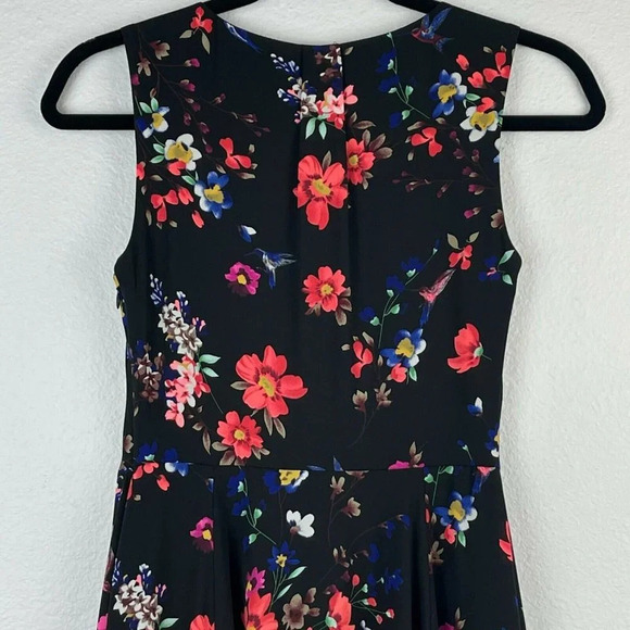 EXPRESS Floral Dress Womens Size 0 Fit & Flare Pleated Sleeveless Chiffon Black - Picture 4 of 9